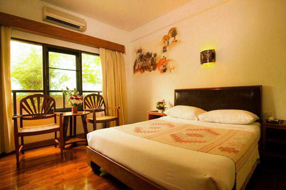 Karinthip Village Chiang Mai Exterior photo